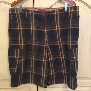 Izod Luxury Sport Men’s Plaid Cargo Shorts Size 38